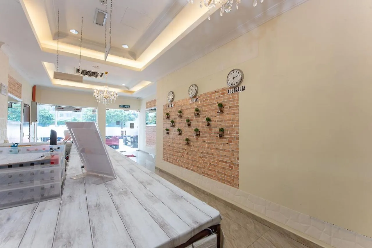 Oyo 90422 T-Signature Hotel كوالالمبور
