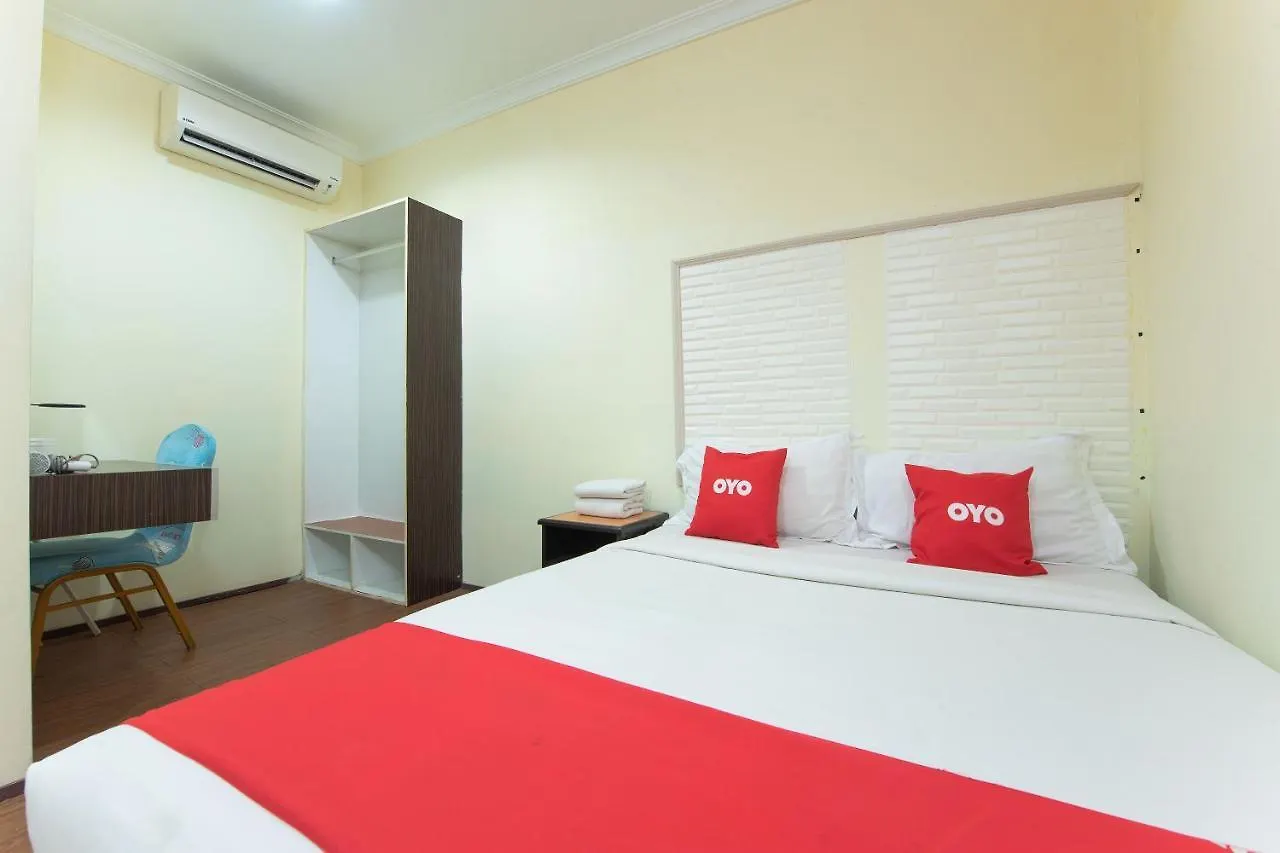 Oyo 90422 T-Signature Hotel كوالالمبور 2*,  ماليزيا